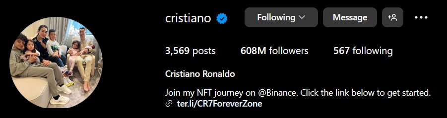 Akun sebesar Cristiano Ronaldo masih menggunakan bio untuk promosi dan menaruh link
Gambar: Instagram Akun sebesar Cristiano Ronaldo masih menggunakan bio untuk promosi dan menaruh link
Gambar: Instagram