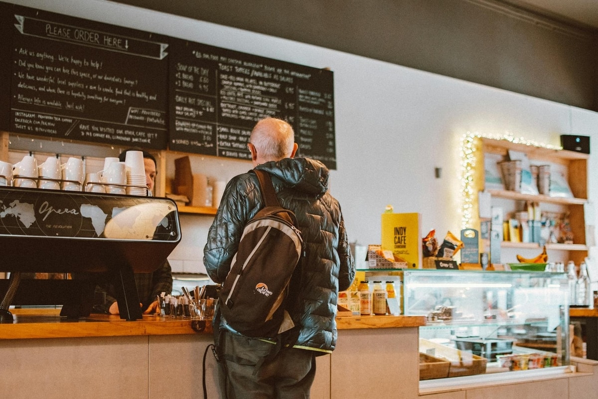 Ilustrasi pembeli di Coffeeshop
Gambar: Pexels Ilustrasi pembeli di Coffeeshop
Gambar: Pexels