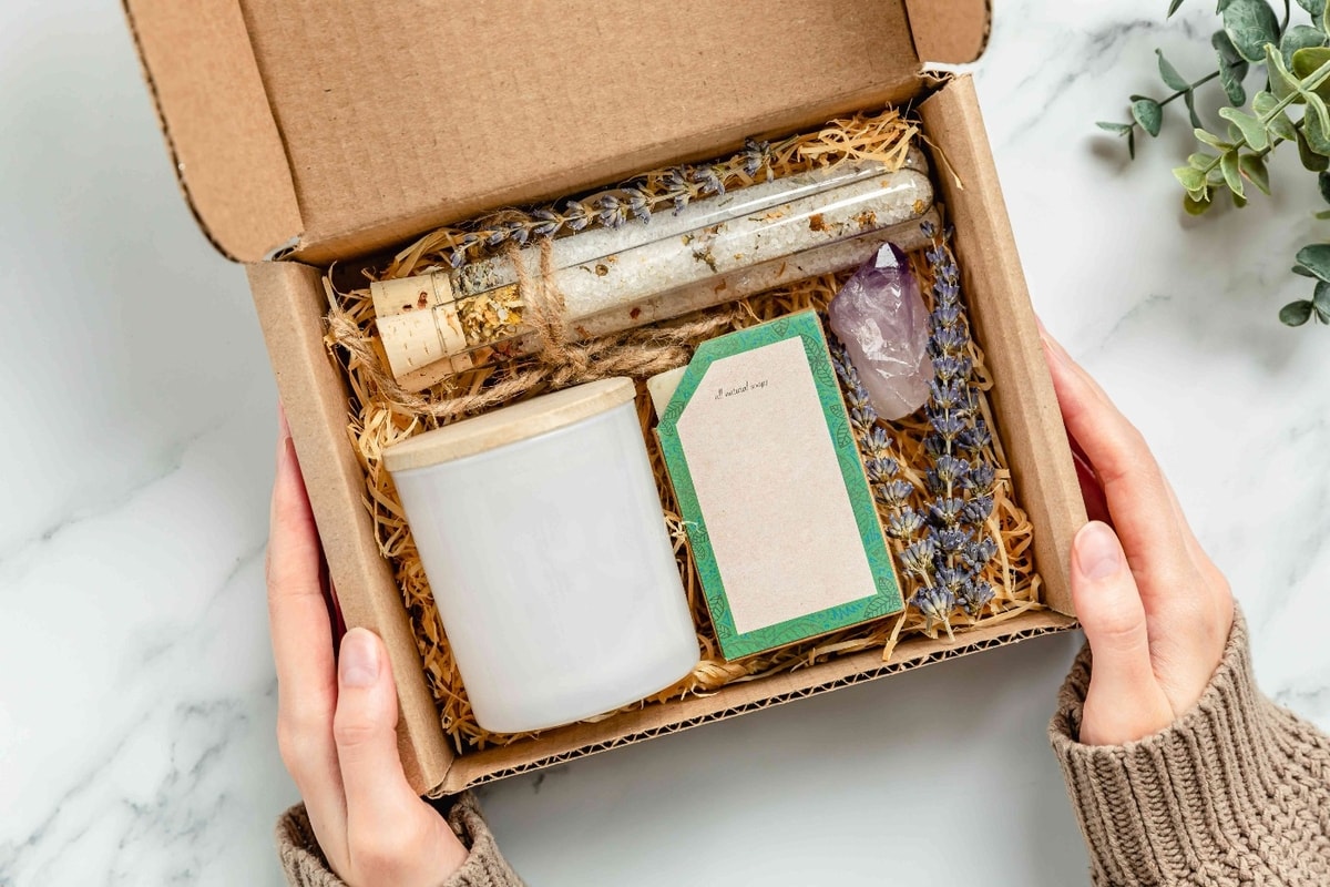 Ilustrasi packaging produk
Gambar: boxagency Ilustrasi packaging produk
Gambar: boxagency