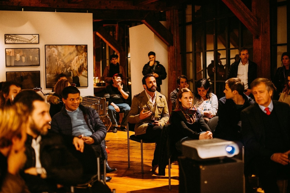 Ilustrasi acara networking
Gambar: Unsplash Ilustrasi acara networking
Gambar: Unsplash