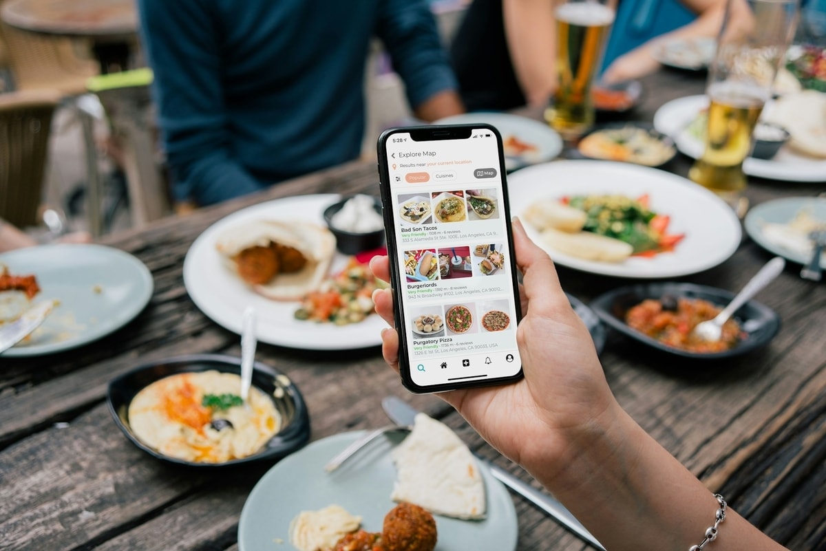 Ilustrasi mobile app
Foto oleh abillion di Unsplash Ilustrasi mobile app
Foto oleh abillion di Unsplash
