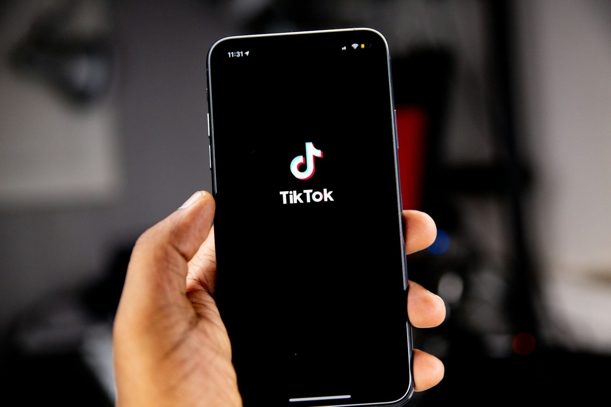 Ilustrasi aplikasi TikTok
Foto oleh Solen Feyissa di Unsplash Ilustrasi aplikasi TikTok
Foto oleh Solen Feyissa di Unsplash