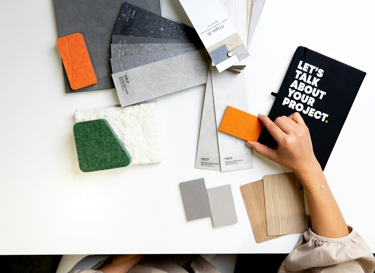 Contoh kerja seniman desain interior
Foto oleh Mohammad Lotfian di Unsplash