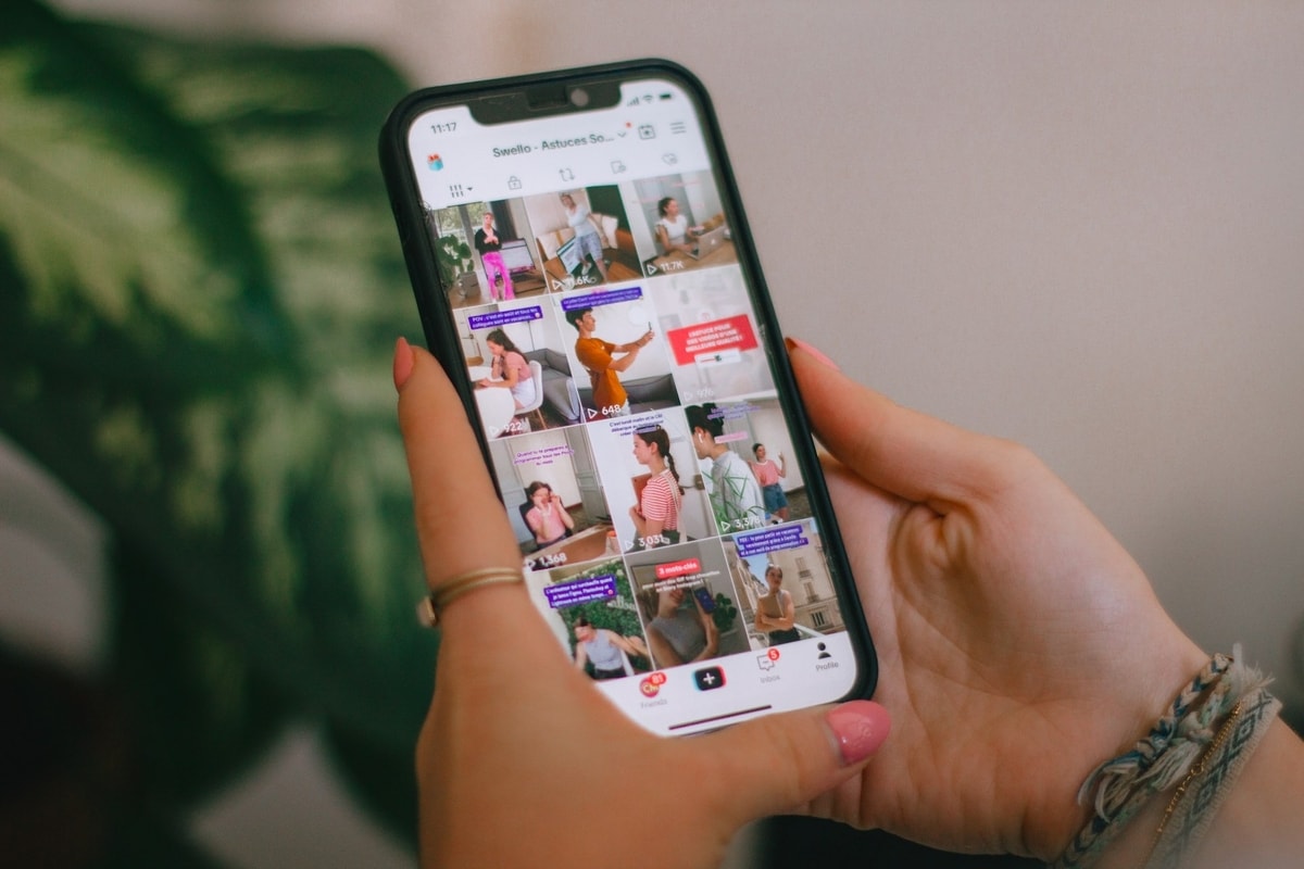 Ilustrasi pengguna TikTok
Foto oleh Swello di Unsplash Ilustrasi pengguna TikTok
Foto oleh Swello di Unsplash
