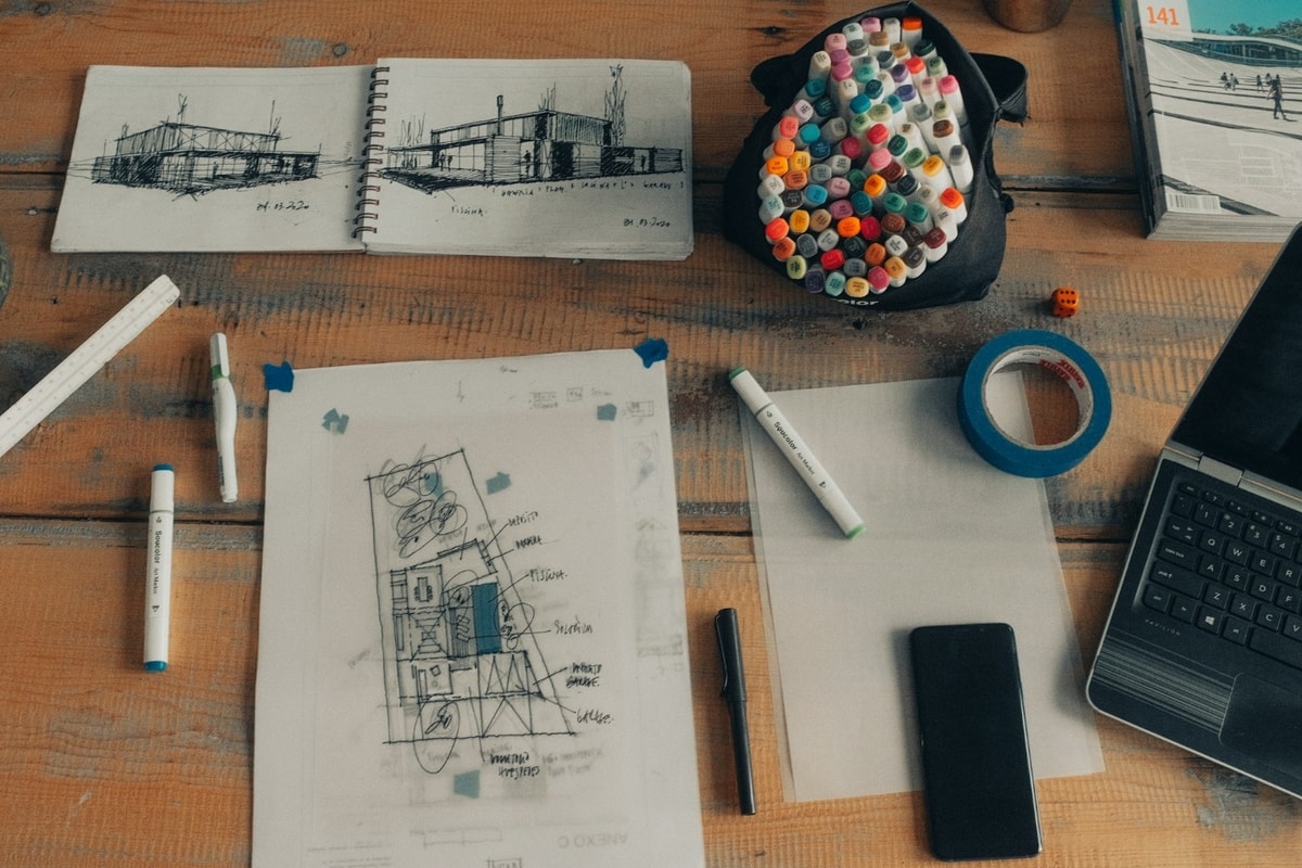 Ilustrasi kerja arsitek dalam membuat karya
Foto oleh Ryan Ancill di Unsplash