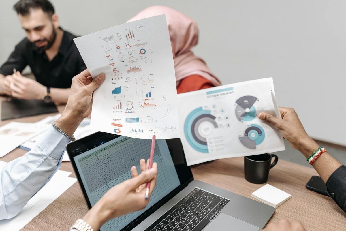 Ilustrasi data digital marketing
Foto oleh Pavel Danilyuk di Pexels Ilustrasi data digital marketing
Foto oleh Pavel Danilyuk di Pexels