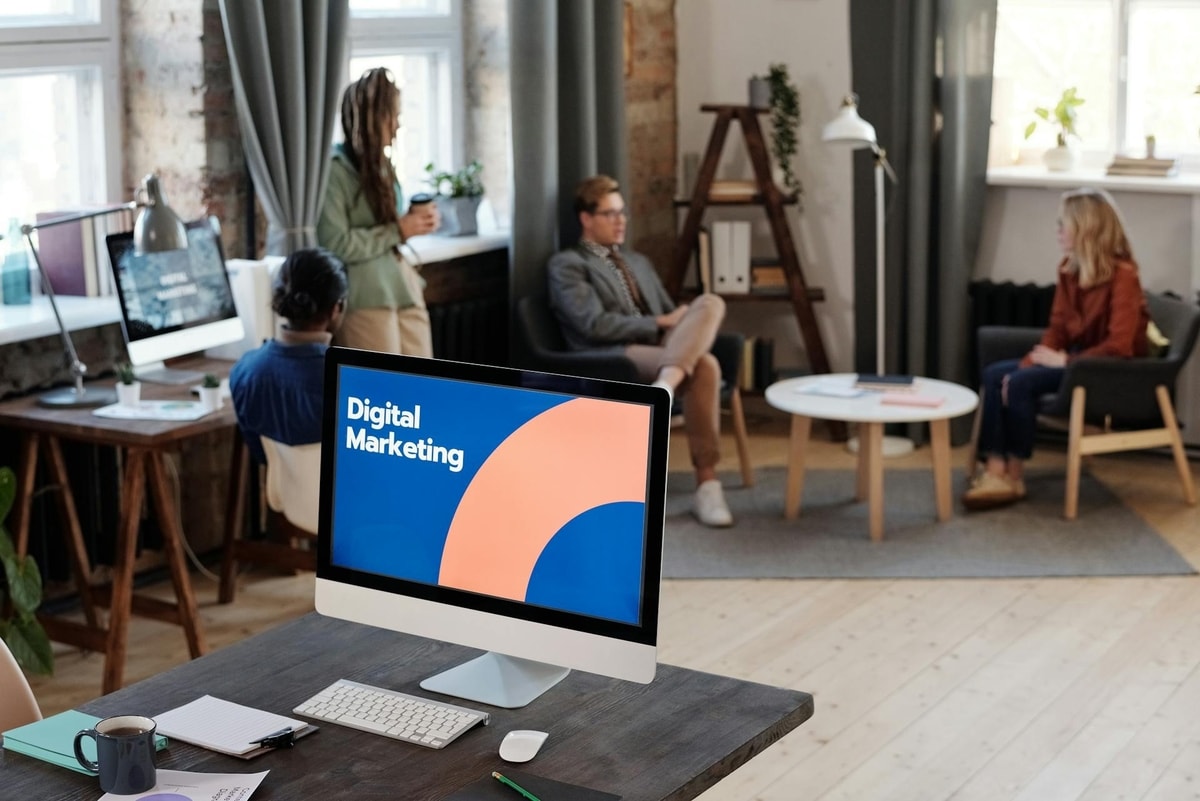 Ilustrasi pekerjaan digital marketer.
Foto oleh Mikael Blomkvist di Pexels Ilustrasi pekerjaan digital marketer.
Foto oleh Mikael Blomkvist di Pexels