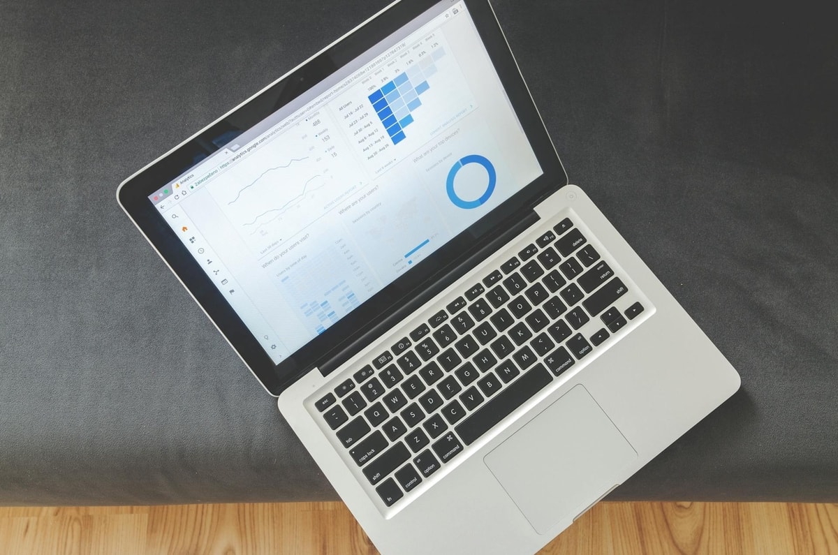 Ilustrasi data SEO
Foto oleh Lukas Blazek di Pexels