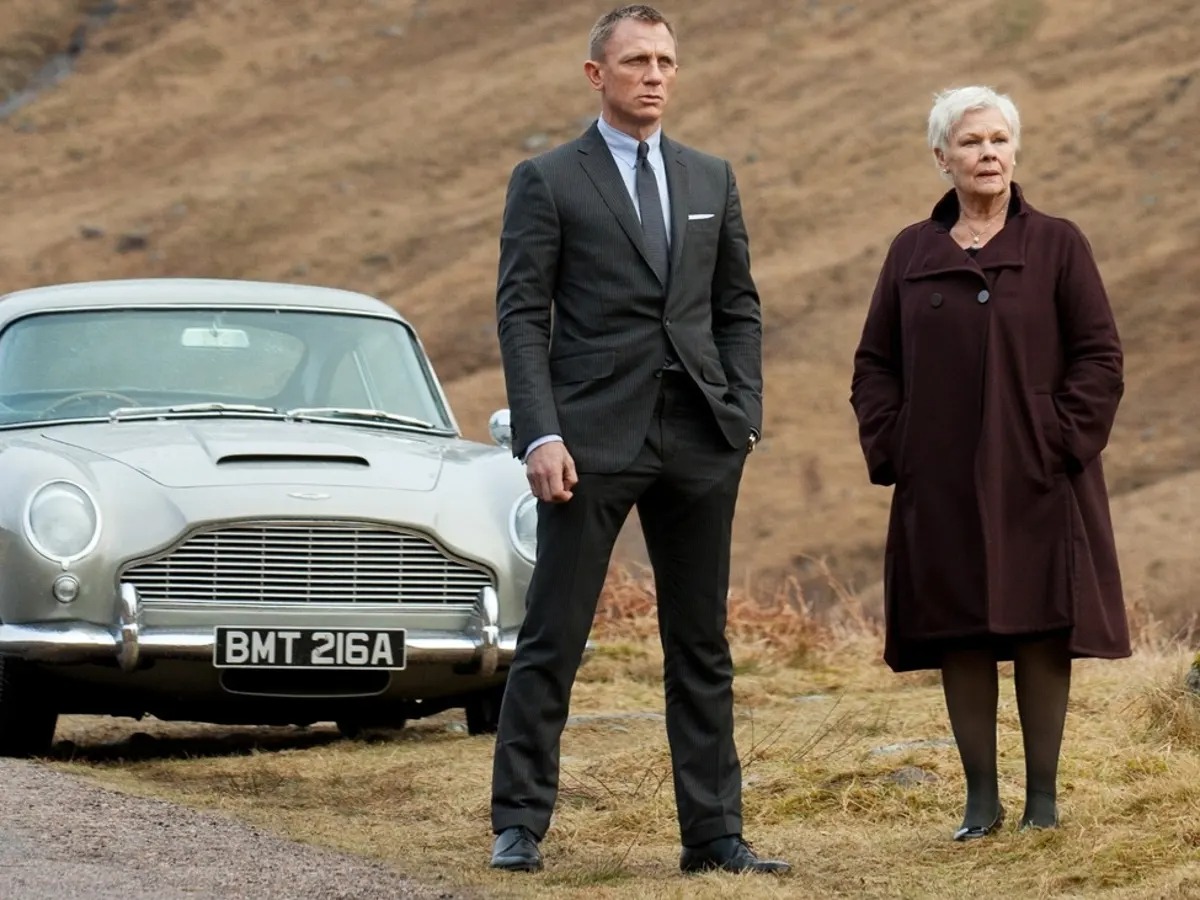 Mobil Aston Martin di film James Bond
Gambar: The Guardian Mobil Aston Martin di film James Bond
Gambar: The Guardian